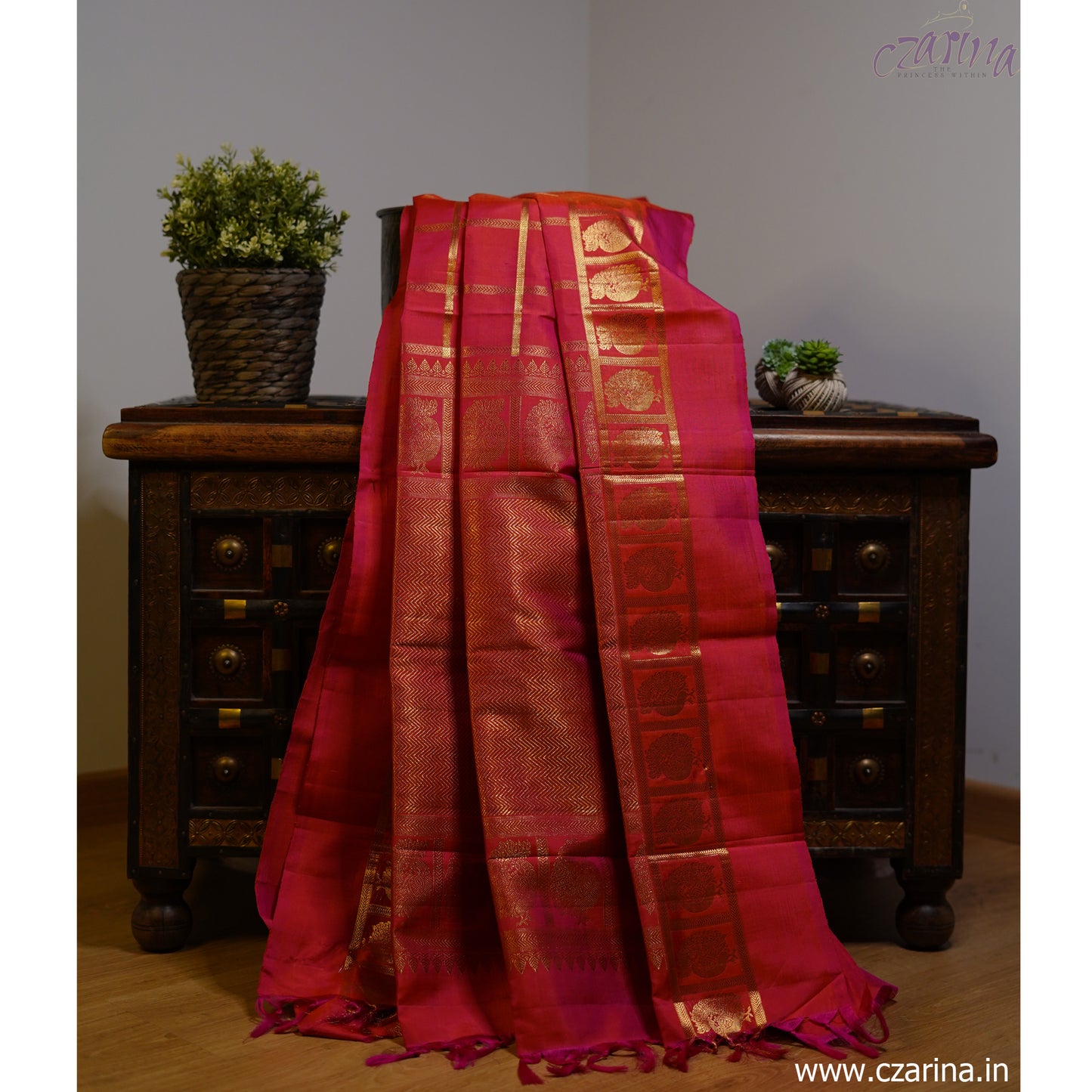 MAGENTA PINK GOLDEN KANCHIPURAM SILK SAREE